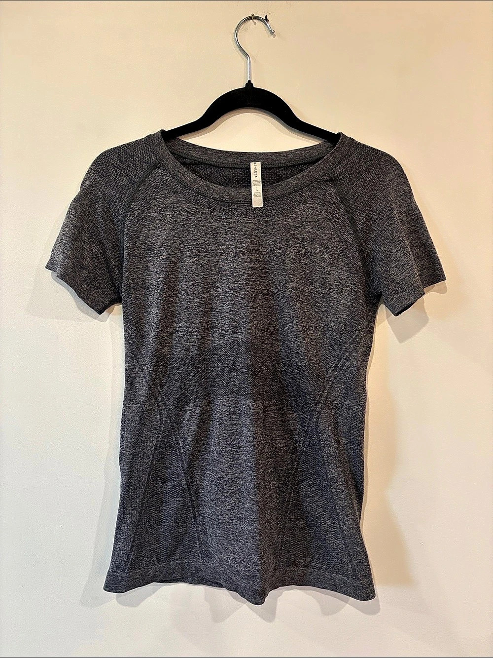 Athleta Momentum Heather Tee Athletic Short Sleeve Tee in Gray Size Small